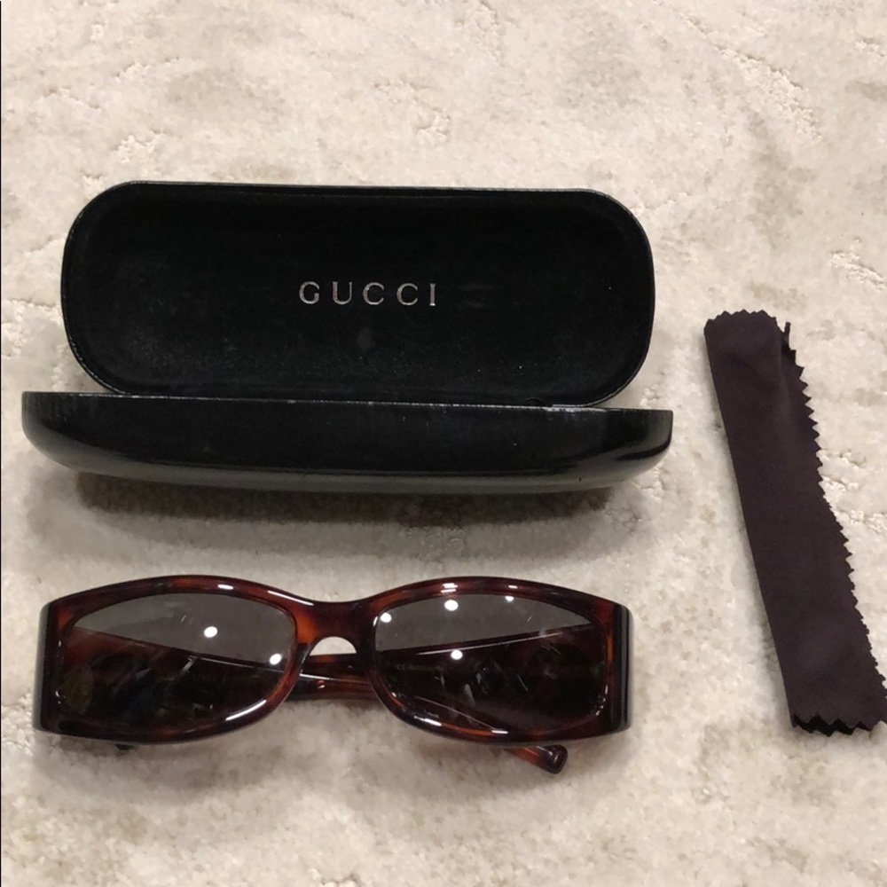 Gucci Sunglasses will crystal logo on sides